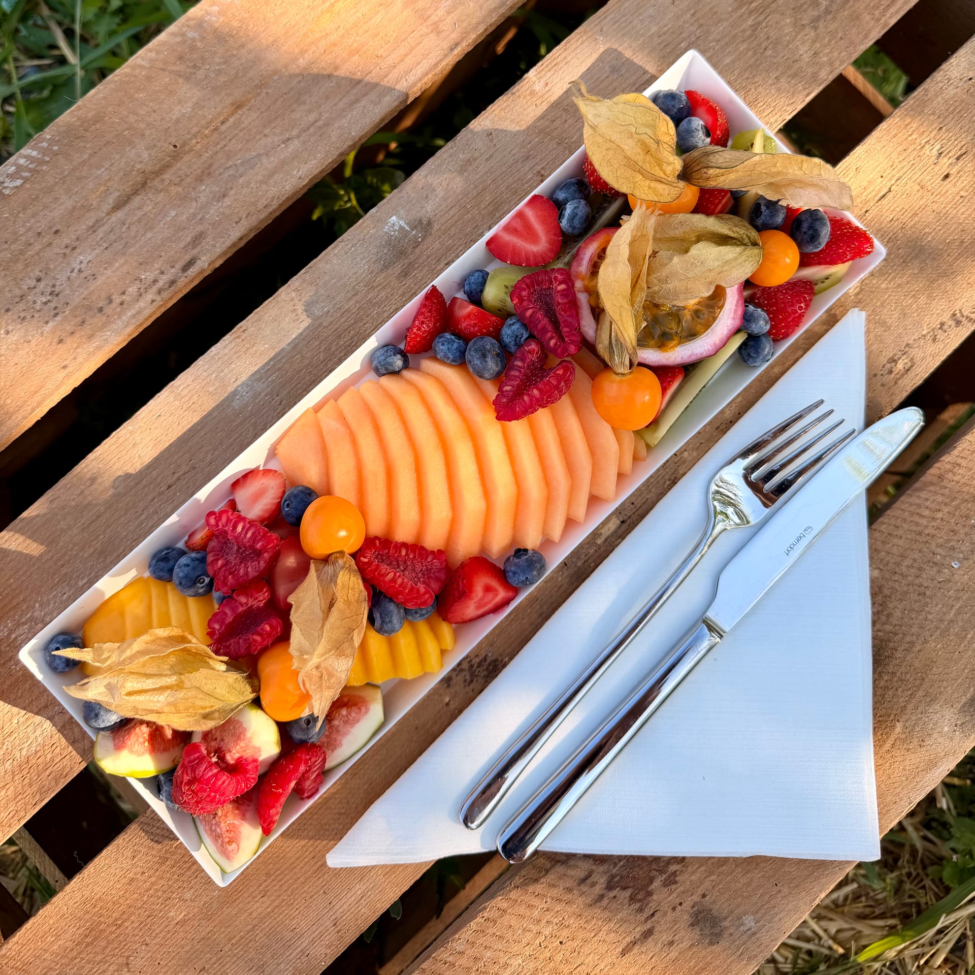 Assortiment de fruits frais coupés 3